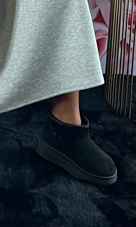 Bottine compensée et fourrée en suédine