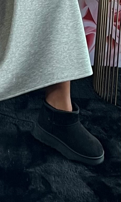 Bottine compensée et fourrée en suédine