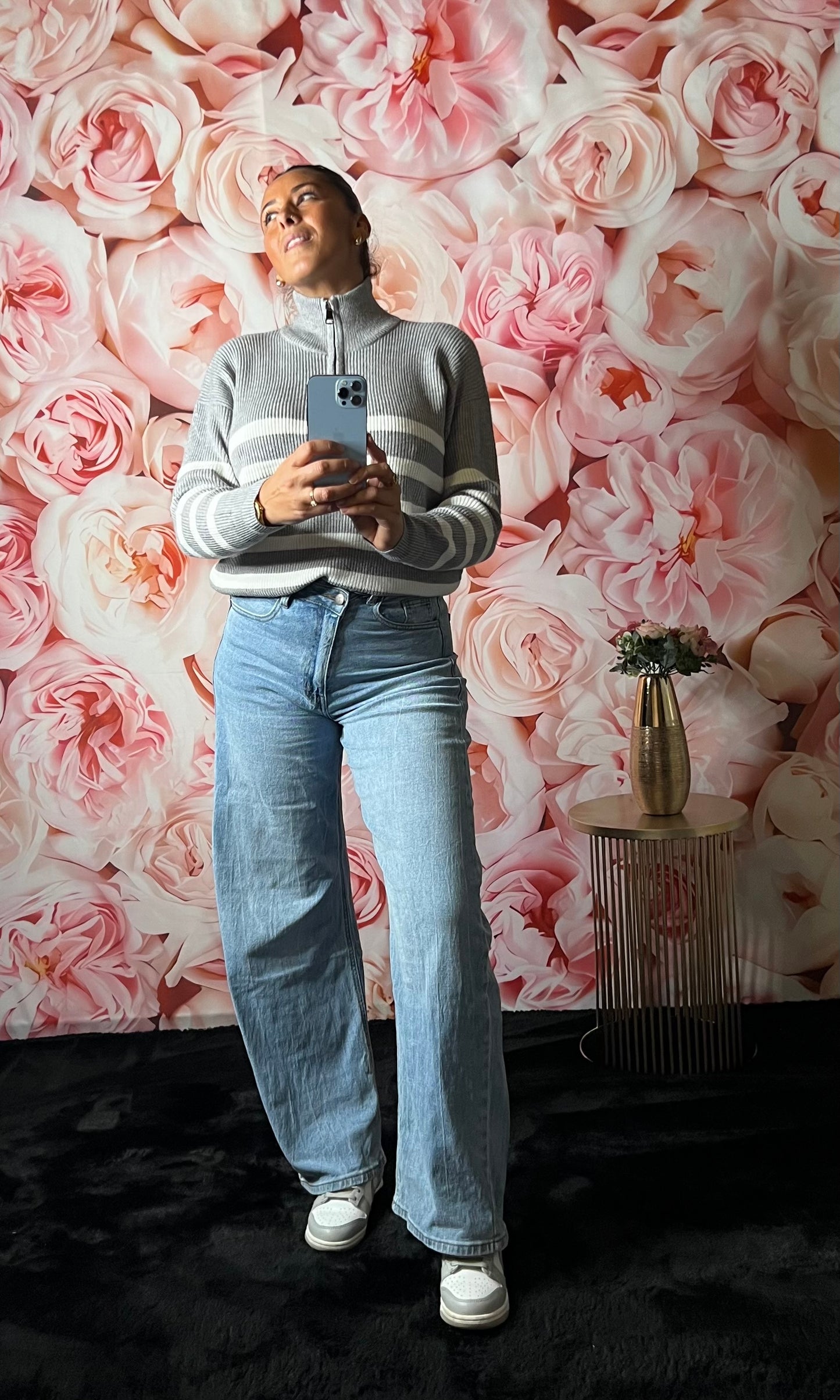 Pull Maille à Rayures et Fermetures au Col