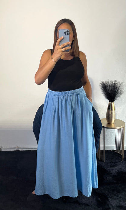 Jupe longue et fluide avec poches bleu ciel