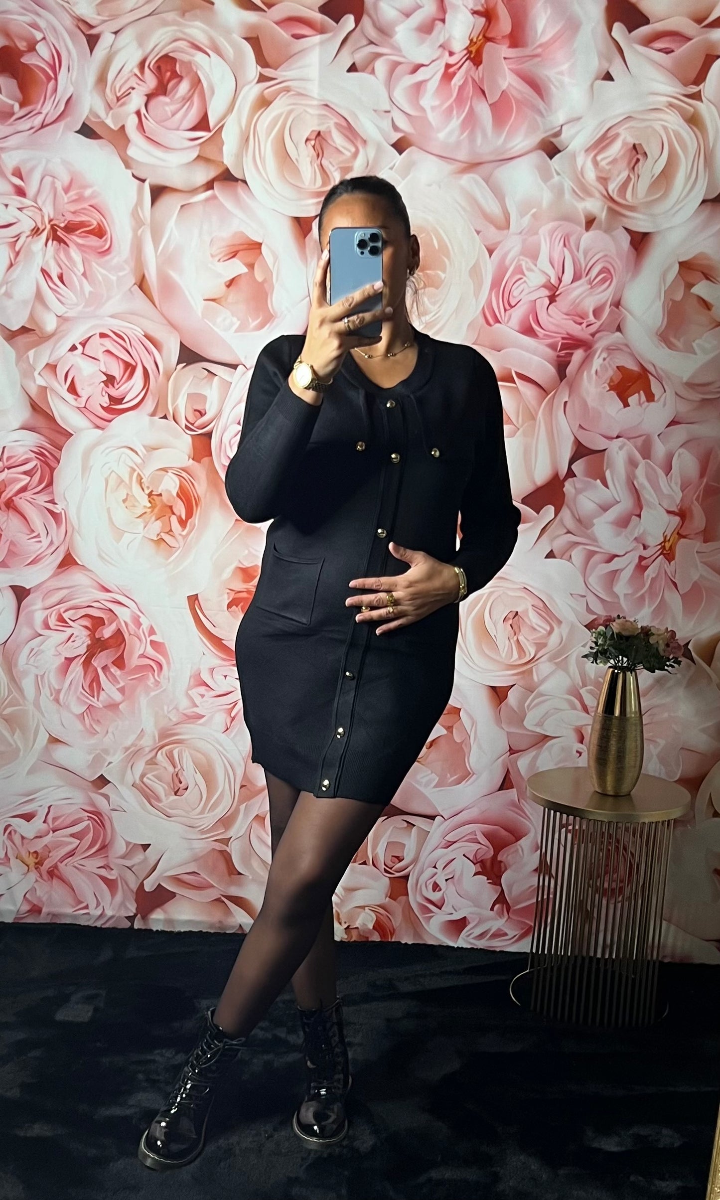 Robe Longue Noire en Tricot avec Boutons Métalliques