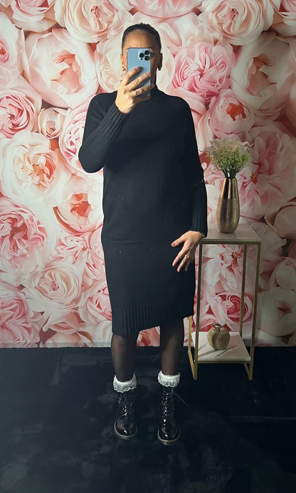 Robe Pull Boutonnée – Douce & Élégante Noire