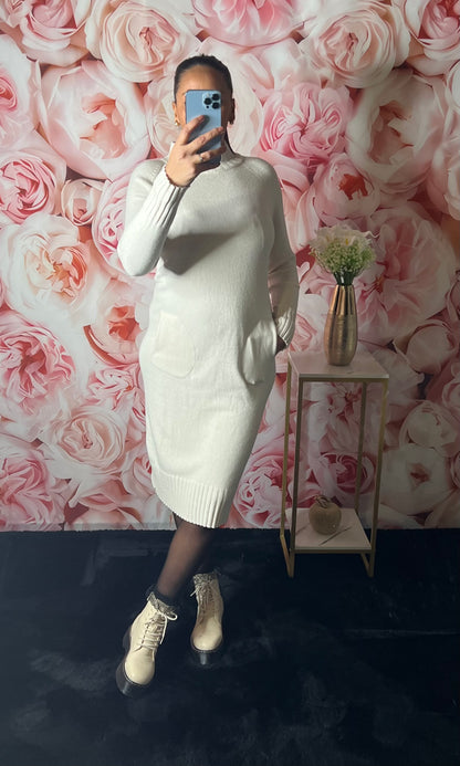 Robe Pull Boutonnée – Douce & Élégante Beige