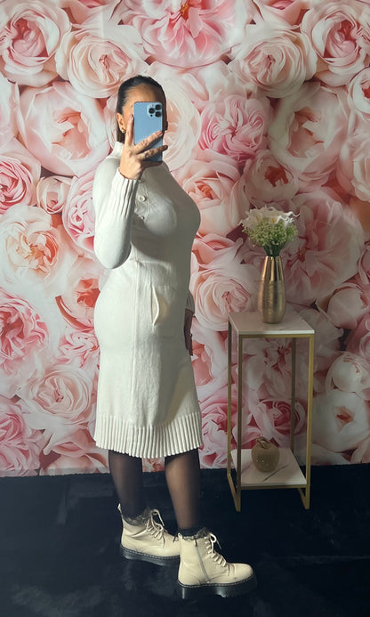 Robe Pull Boutonnée – Douce & Élégante Beige