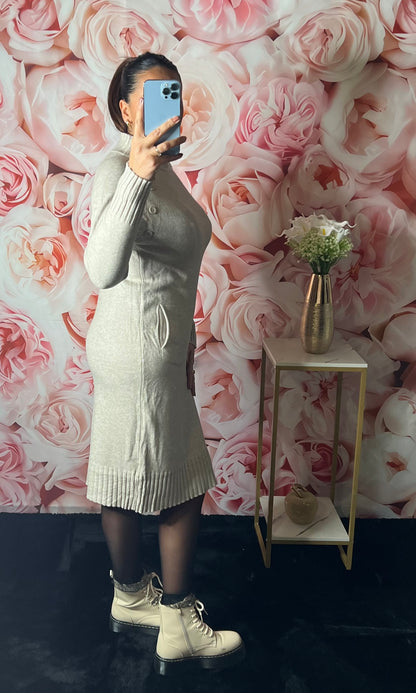 Robe Pull Boutonnée – Douce & Élégante Taupe