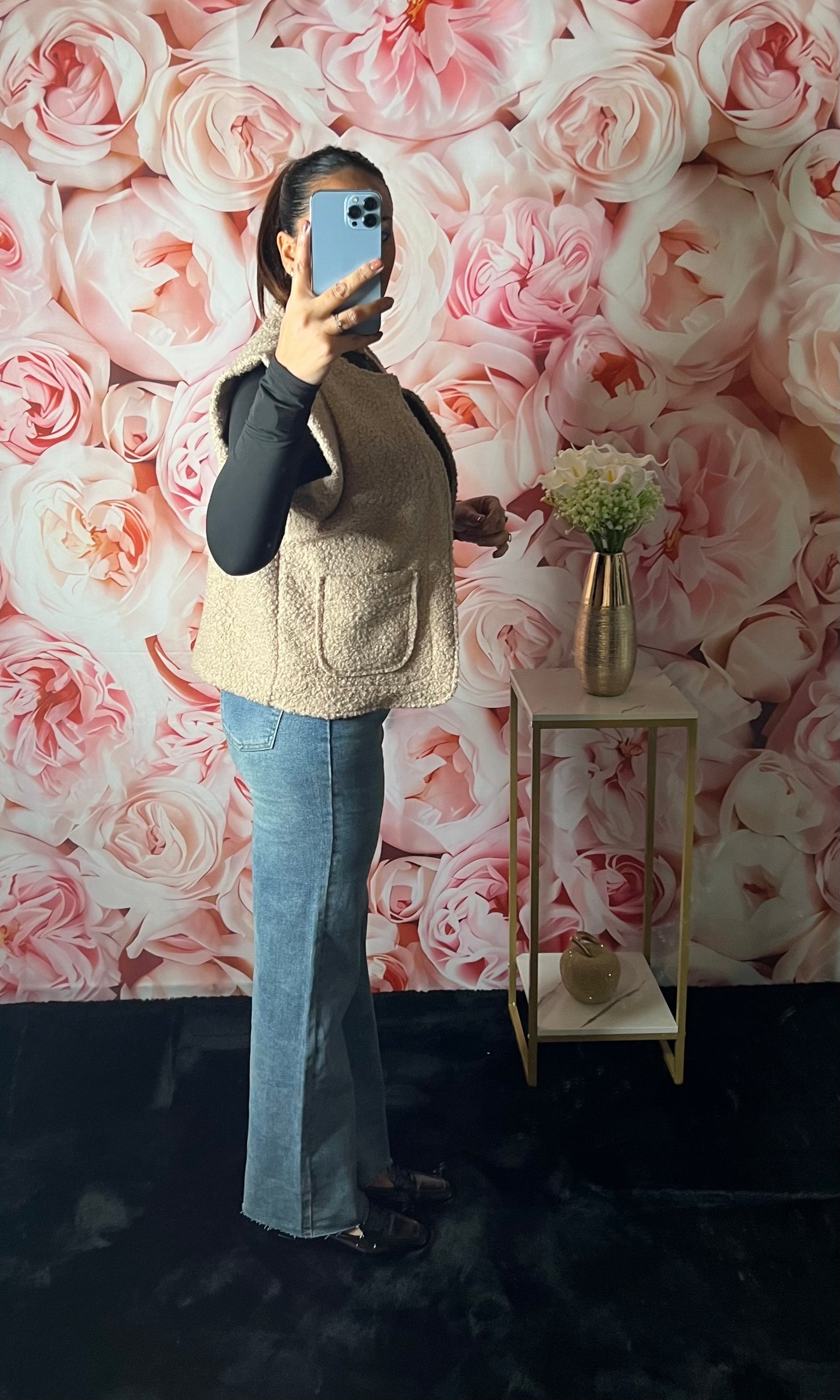 Gilet Sans Manches Texturé Taupe – Chic & Confort